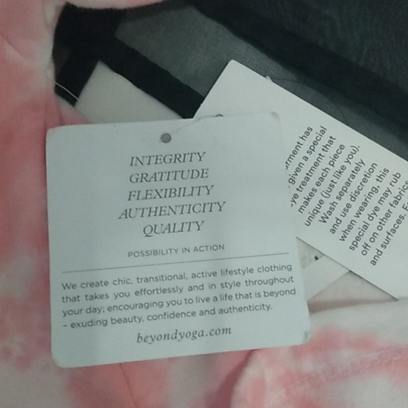 Beyond Yoga weekend Crewneck cropped long sleeve shirt size XS. - Picture 10 of 10